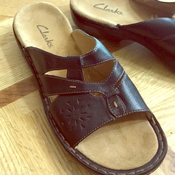 clarks black leather sandals